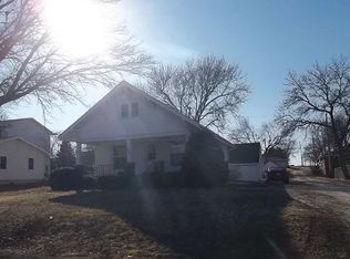 549 8th St, Adams, NE 68301