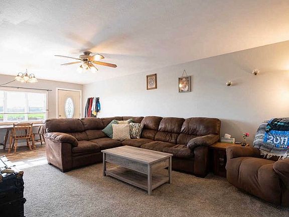 4th image of 220 N Pekin Ln