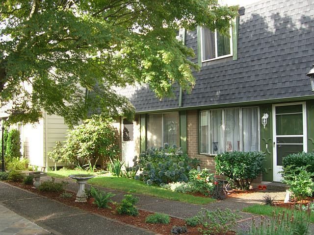 1st image of 305 NE 63rd St APT 2