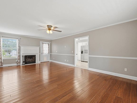 3rd image of 8450 Bay Run Dr