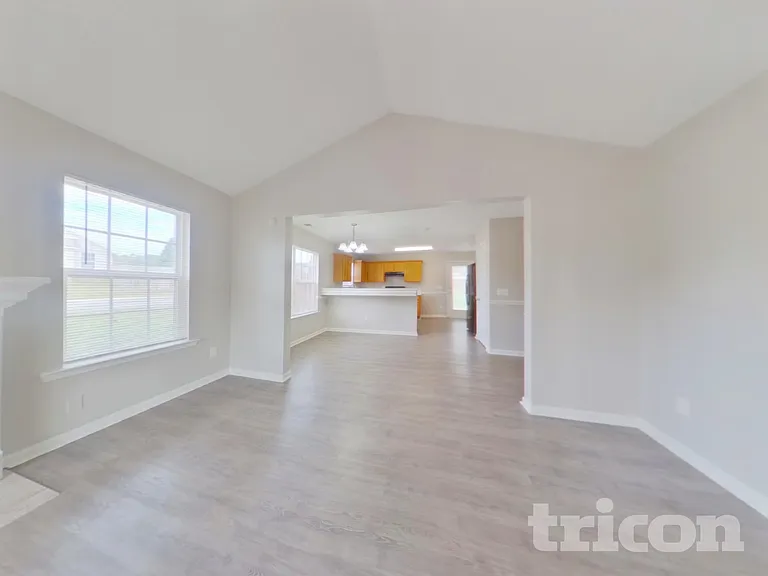 3543 Arvin Dr — Photo 2