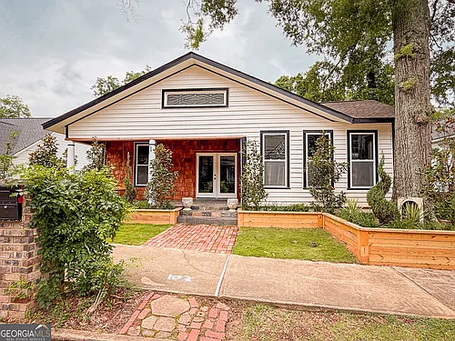 68 Spring St Photo 1
