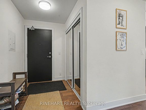 4th image of 1575 Lakeshore Rd W #352