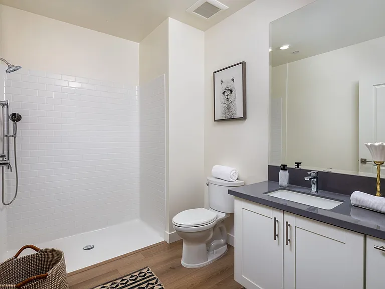 APT 123 CHAPEL AVE — Photo 91
