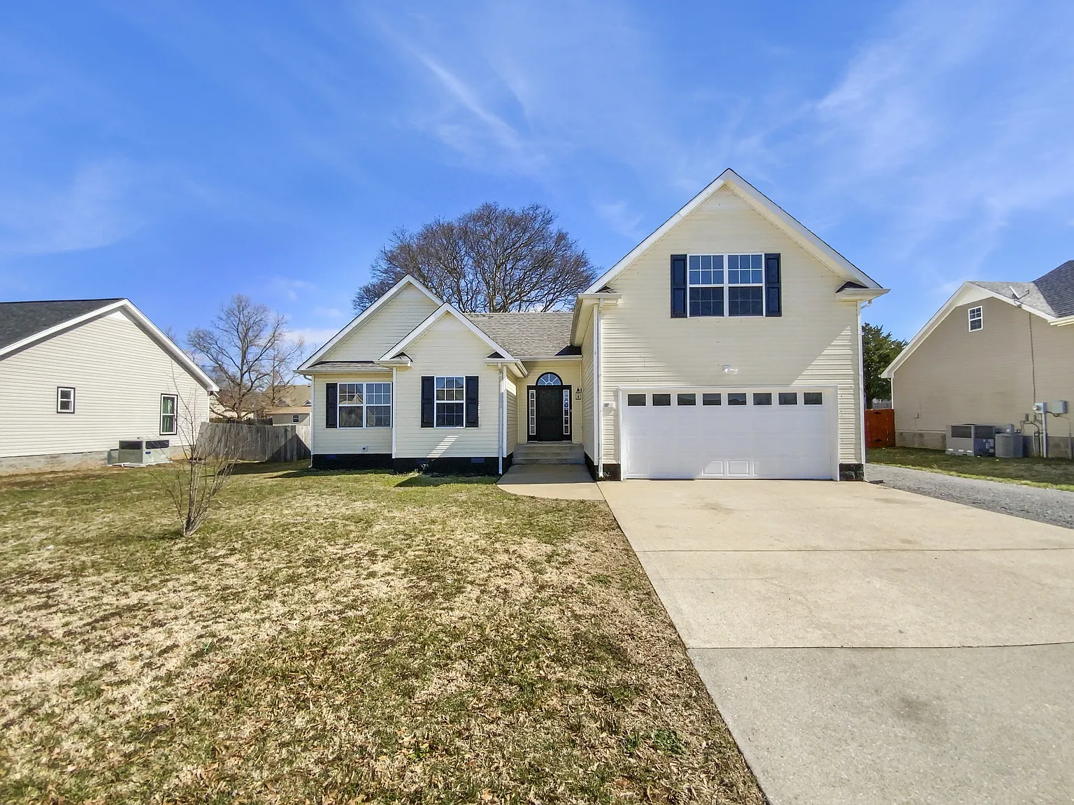 3 bed, 1604 sqft, $1,800 — Photo 1