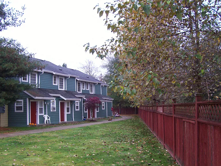 Country Run Apartments — Photo 7
