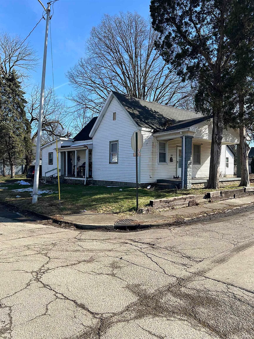 223 N Rotherwood Ave photo 1