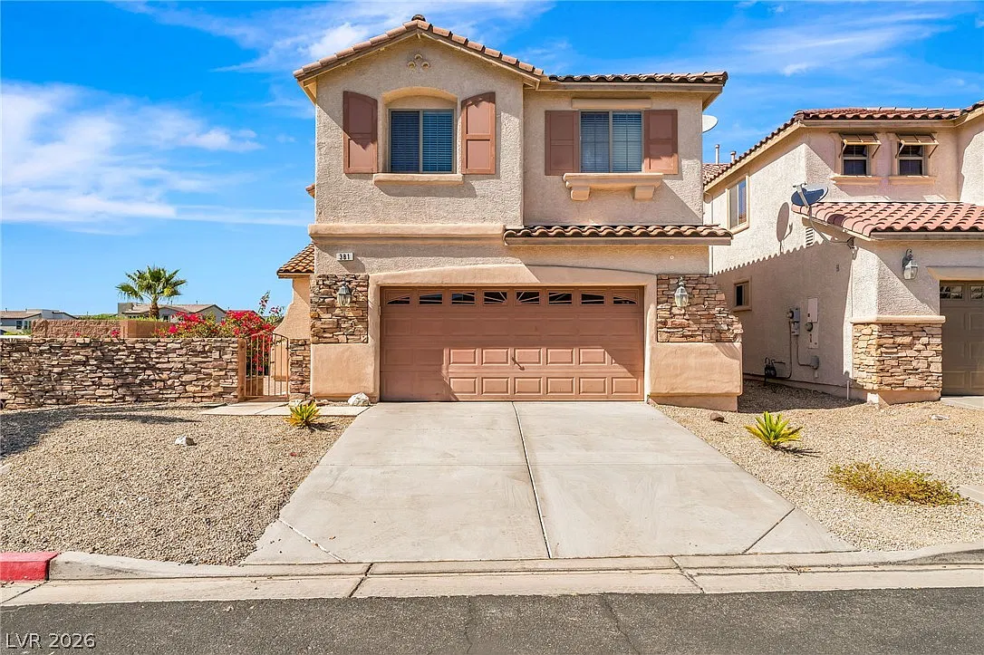 4 bed, 2.5 bath, 2533 sqft, $3,300 — Photo 2
