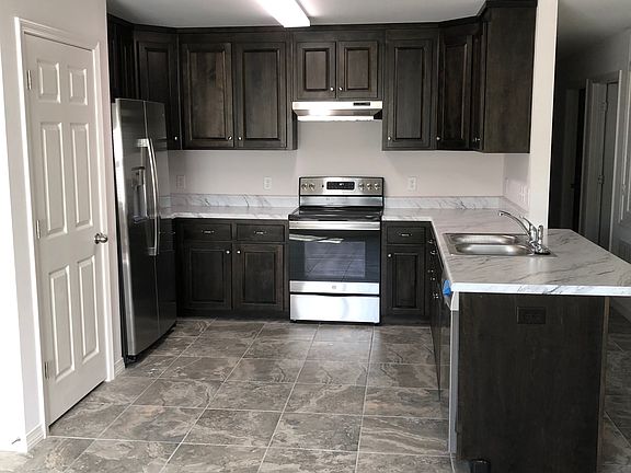 4th image of 211 Deer St