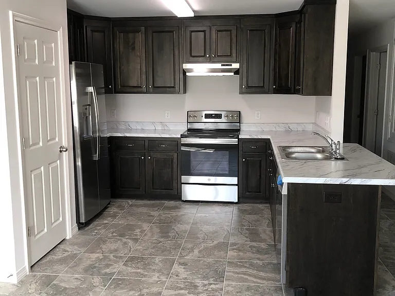 211 Deer St — Photo 4
