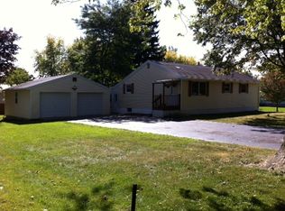 5962 E Pine Grove Rd, Cicero, NY 13039