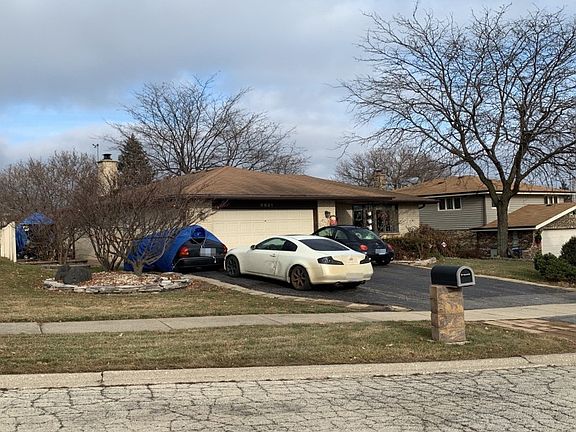 3rd image of 8021 W Baldwin Trl