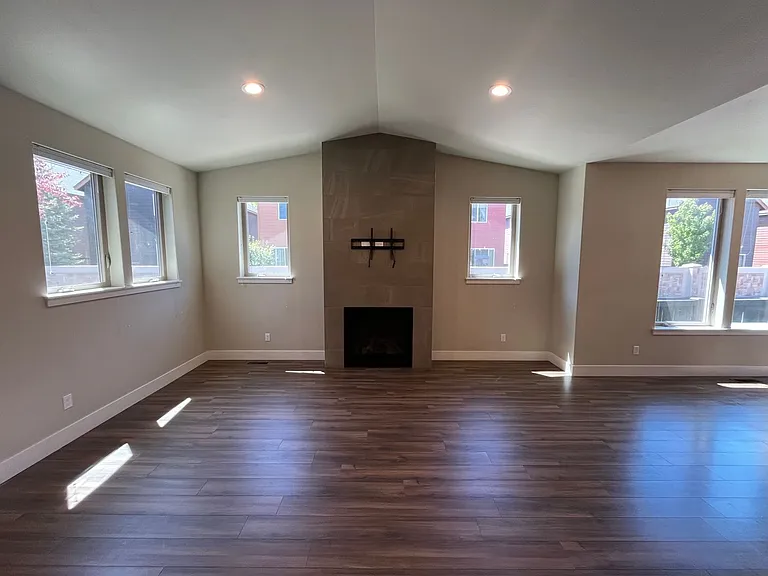 63136 NW Via Cambria — Photo 4