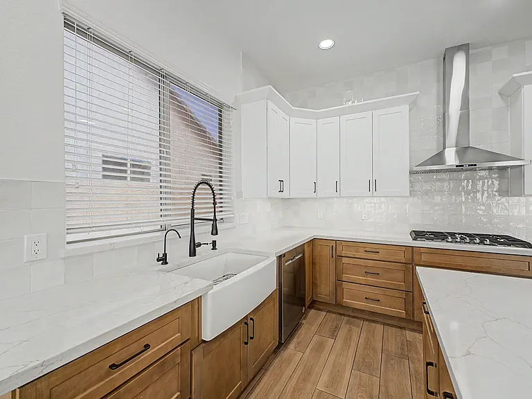 S McClelland Dr — Photo 16