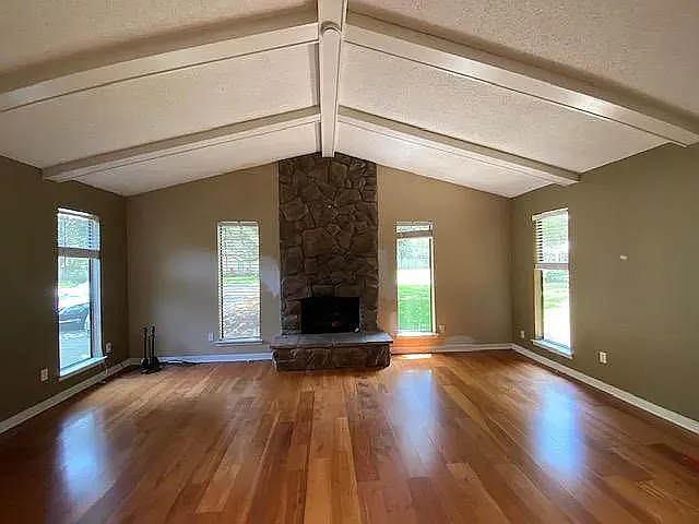 3 bed, 2.5 bath, 2200 sqft, $2,700 — Photo 4