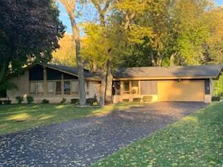 2815 Shamrock DR photo 1