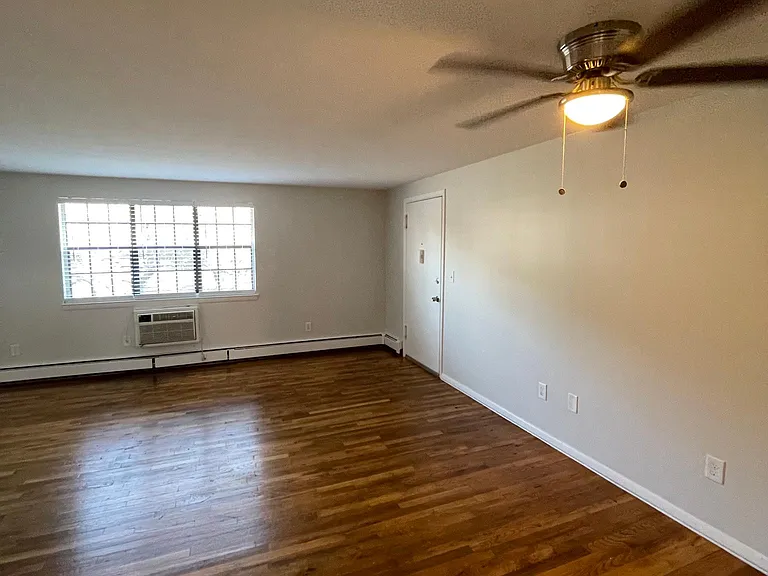 100 Sycamore Ln #A — Photo 2