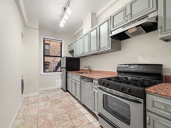 5th image of 535 W 110th St APT 5B