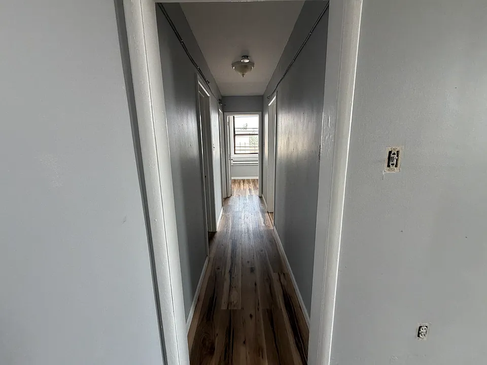 702 Centre St #5