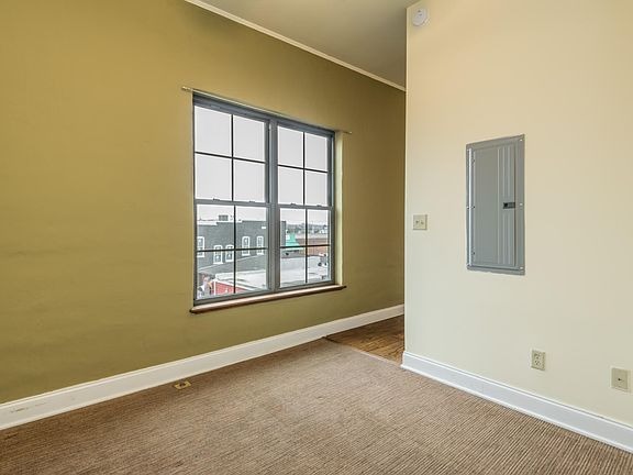 5th image of 912 N Central St #203