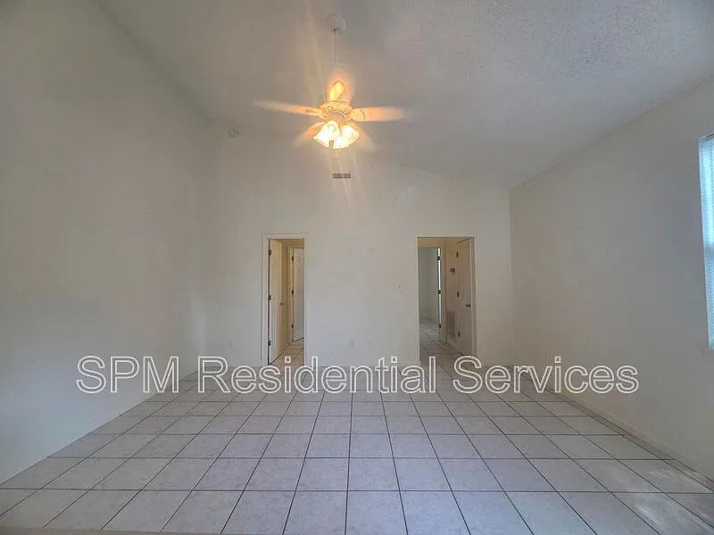 1 bed, 1.0 bath, 800 sqft, $1,195 — Photo 2