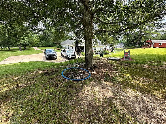 2nd image of 304 Hillbrook Dr