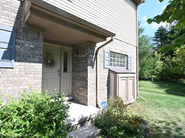 7078 Copper Creek Cir, Canton, MI 48187