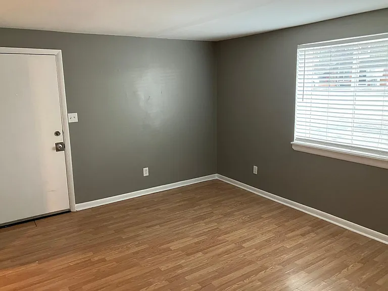 720 Ferdinand Ave SW #21 — Photo 3