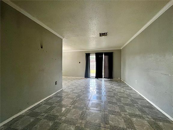 5th image of 2416 Paige Janette Dr