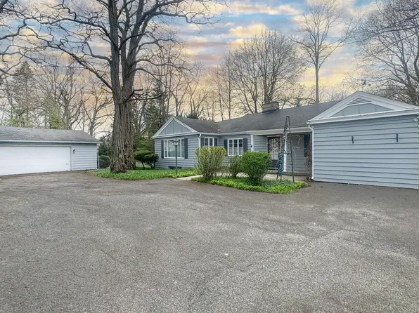 1848 N Sheridan Rd, Waukegan, IL 60087