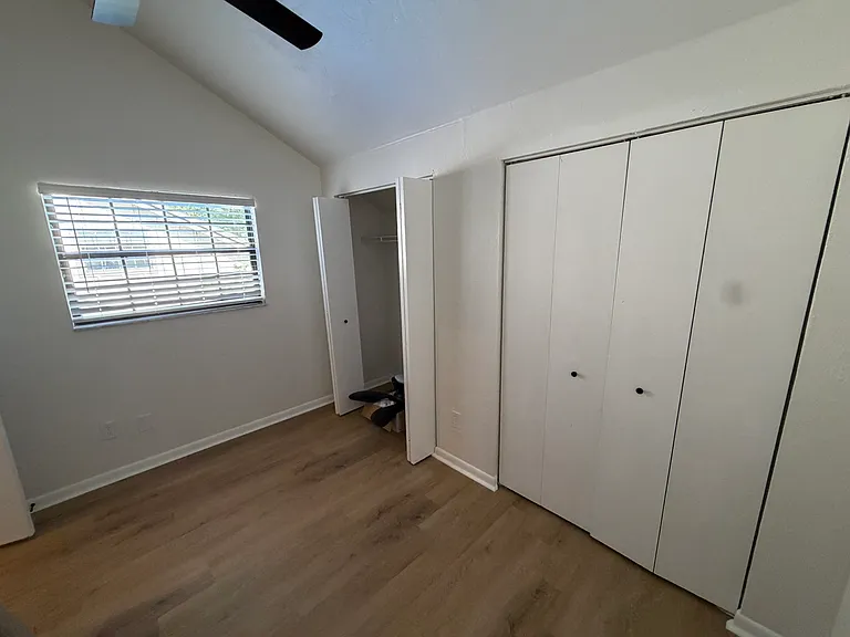 5424 SW 4th Pl — Photo 18
