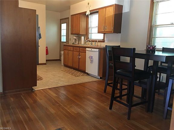 2nd image of 141 Whitman Blvd