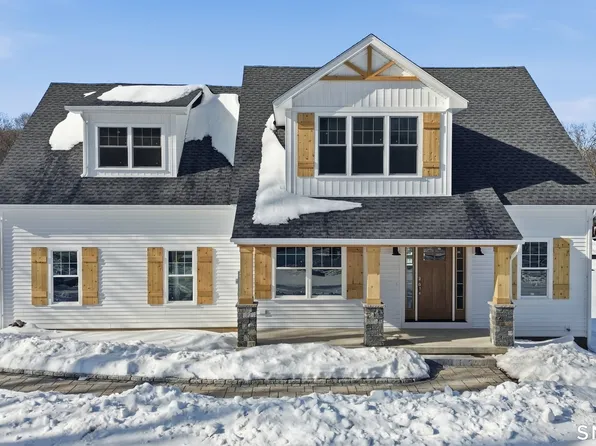 42 Holcomb Street, Simsbury, CT 06070