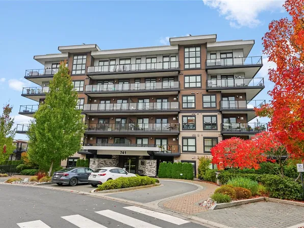 741 Travino Ln #303, Saanich, BC V8Z 0G3