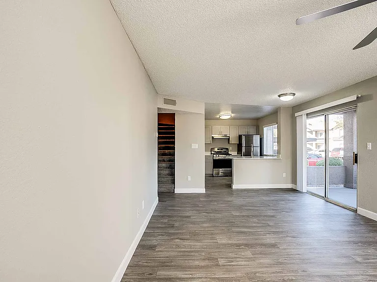 Sterling Point Apartment Homes — Photo 55