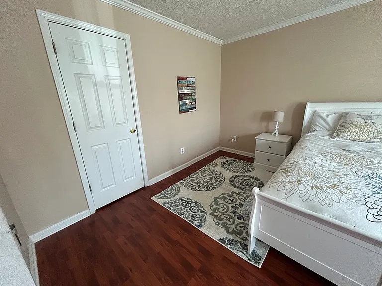 1529 Castle Downs Cv #B — Photo 8