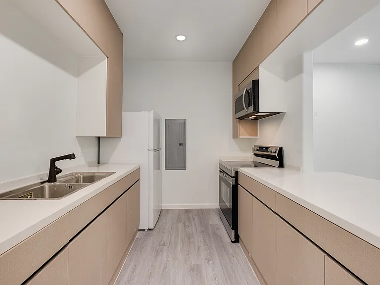 Bernice St — Photo 14