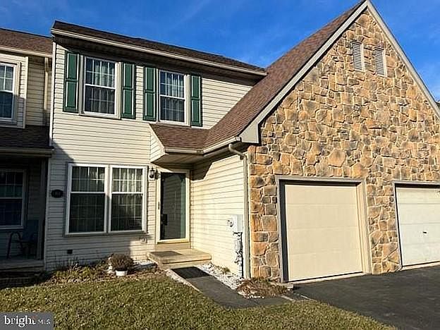 1st image of 10 Winterset Ct
