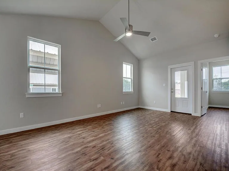 240 Rose Dr — Photo 8