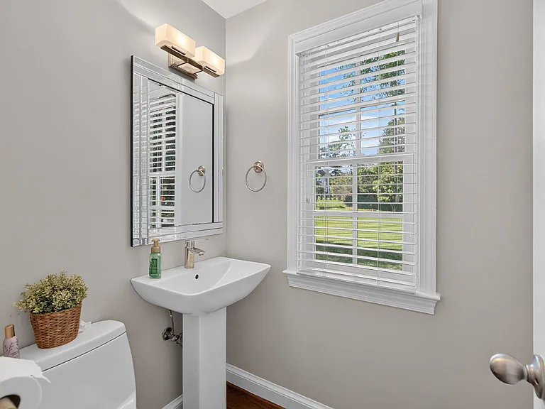 6720 Newbold Dr — Photo 14