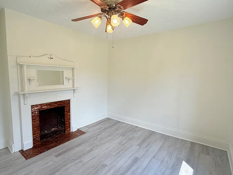 407 Electric St — Photo 6
