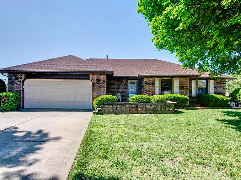 3587 W Shawnee Pl — Photo 1