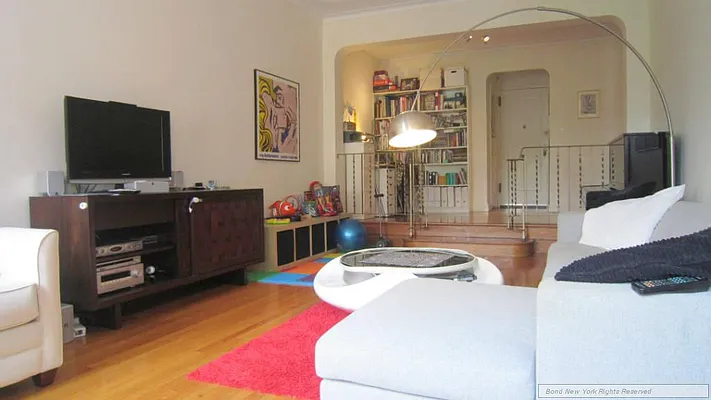 Rented by Bond New York | media 3