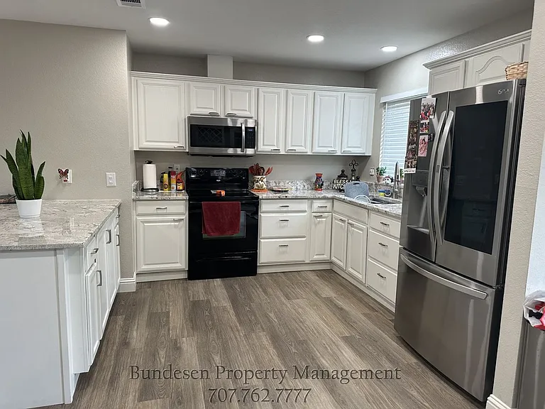 400 W Creekside Cir — Photo 9