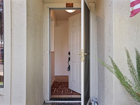 4th image of 1136 Cedar Creek Dr Unit 1