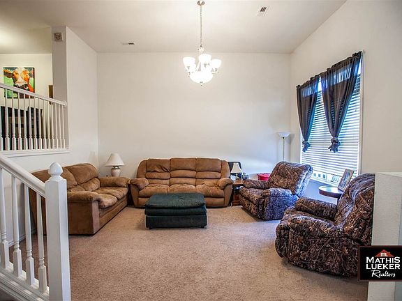 3rd image of 55 Fuller Cir