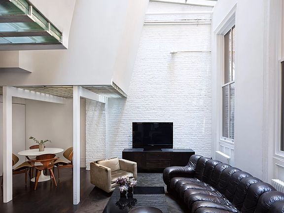 4th image of 426 Broome St APT 1R