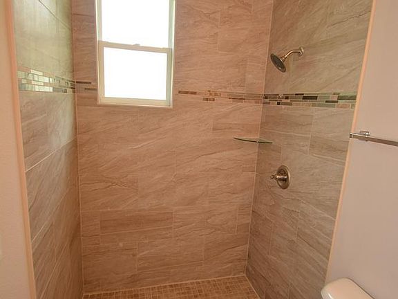 5th image of 17 Buttonwood Ln #A & B