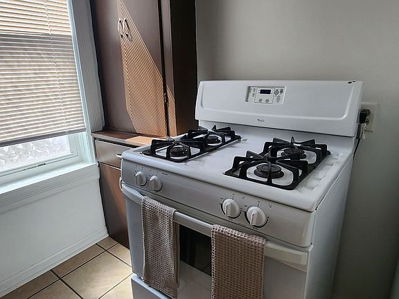 3rd image of 337 W 8th St APT 5-A