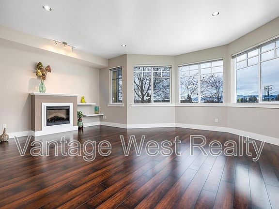 3rd image of 433 McCarren Ave Unit 14